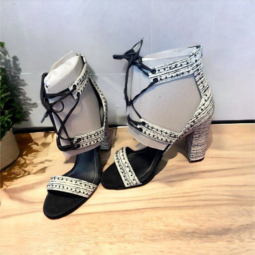 KENDALL + KYLIE "Dawn" Black & White Block Heel Strappy Size 7.5